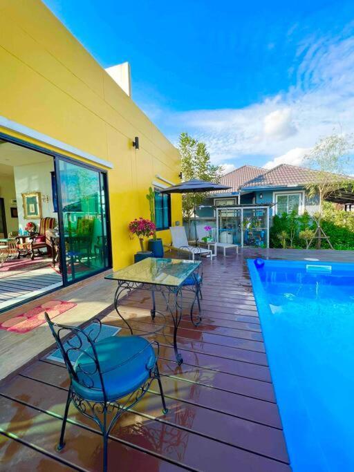 Colorful Pool Villa, Chiang Rai, Thailand ภายนอก รูปภาพ