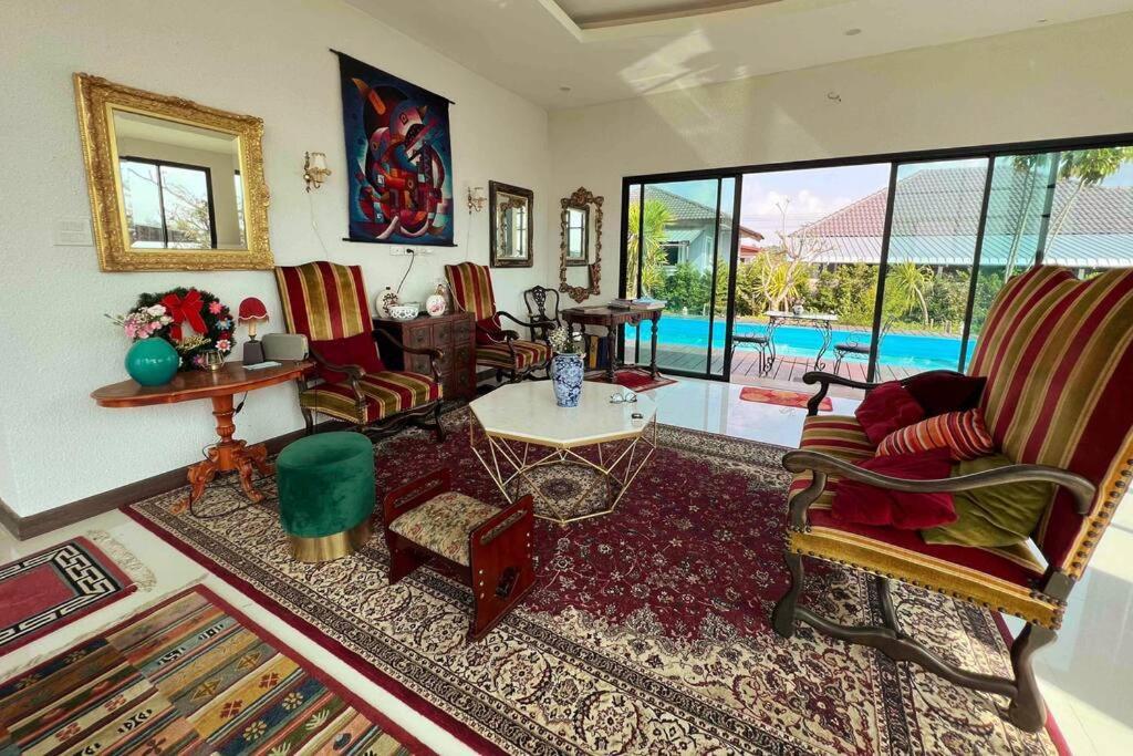 Colorful Pool Villa, Chiang Rai, Thailand ภายนอก รูปภาพ