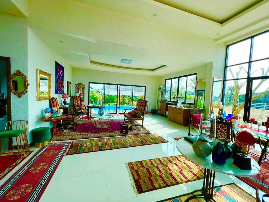 Colorful Pool Villa, Chiang Rai, Thailand ภายนอก รูปภาพ