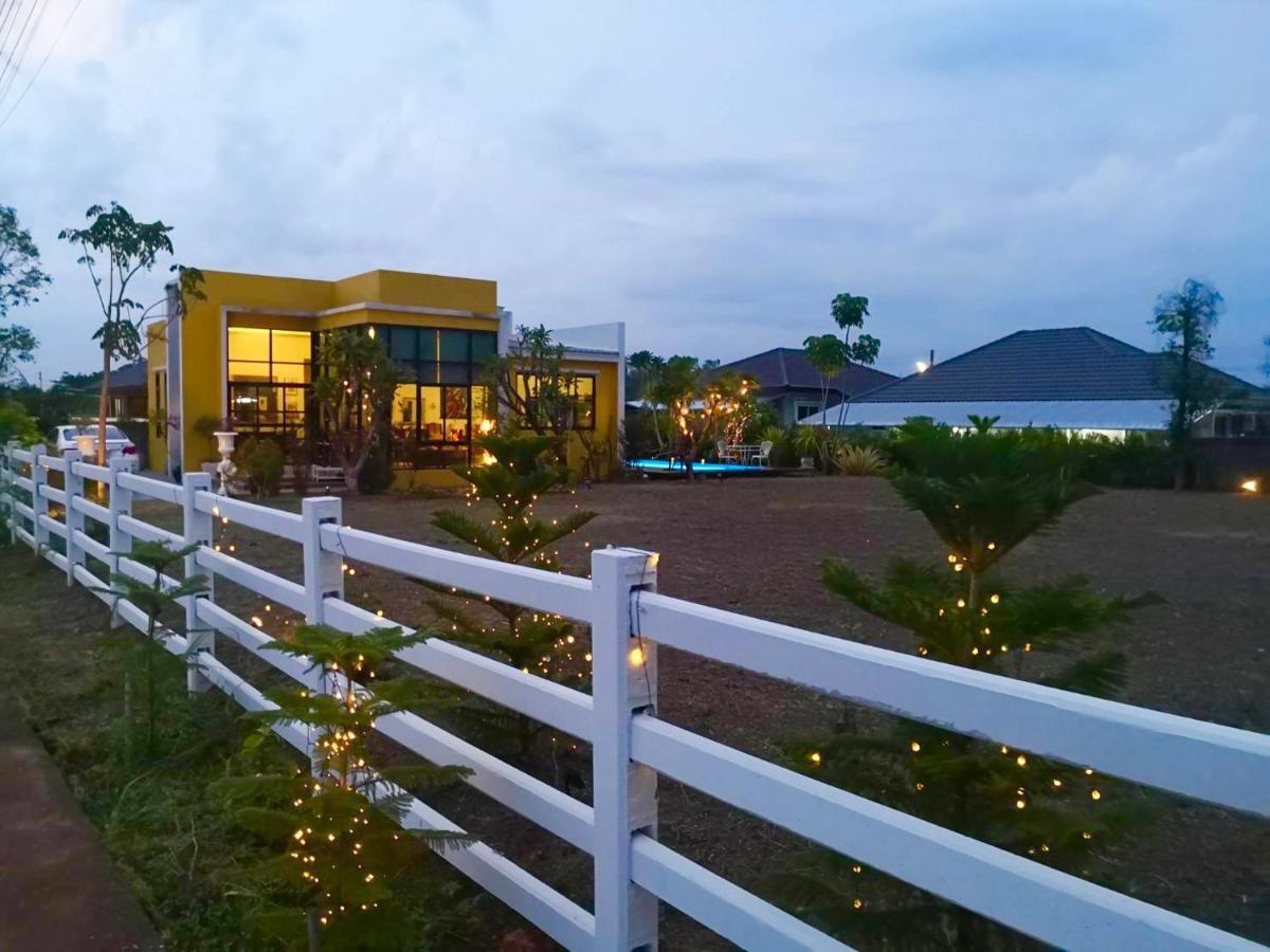 Colorful Pool Villa, Chiang Rai, Thailand ภายนอก รูปภาพ
